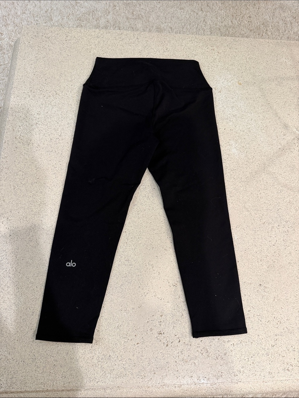 Alo Yoga High-Waist Airlift Logo Waistband Cropped